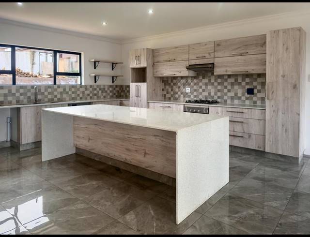 3 BEDROOM HOUSE FOR SALE IN BISHOPSTOWE